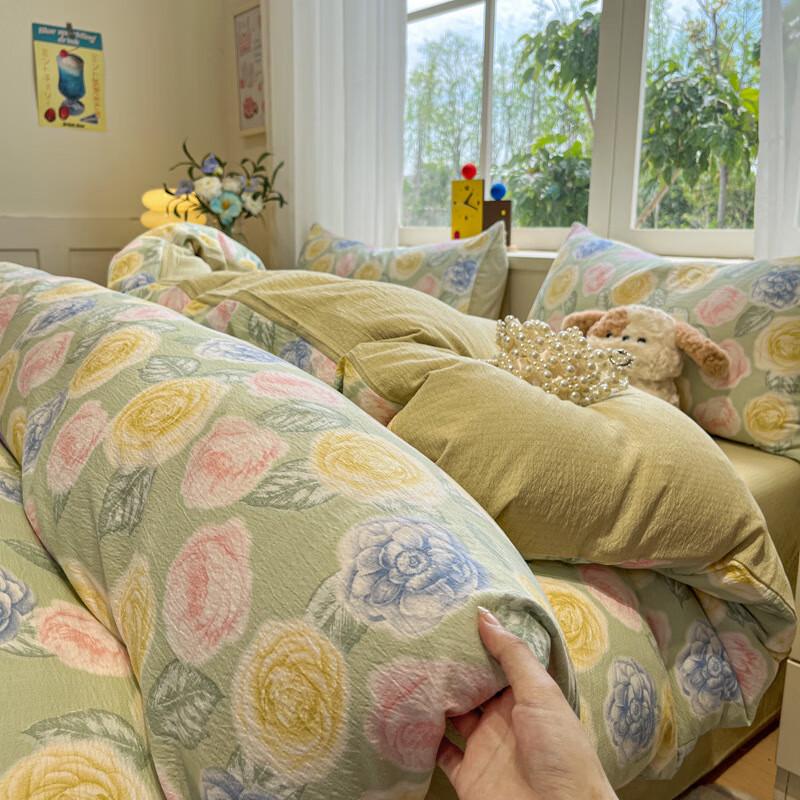 Rose Pattern Cotton 4-Piece Bedding Set