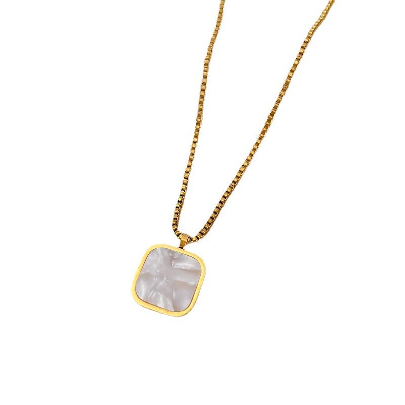 Fritillary Square Personalized Minimalist Furnace Real Gold Necklace Female Collarbone Chain