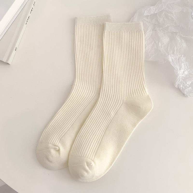 Women's Double Needle Pure Cotton Mid-Calf Socks - Solid Color, Anti-Pilling, Versatile for Spring and Autumn.