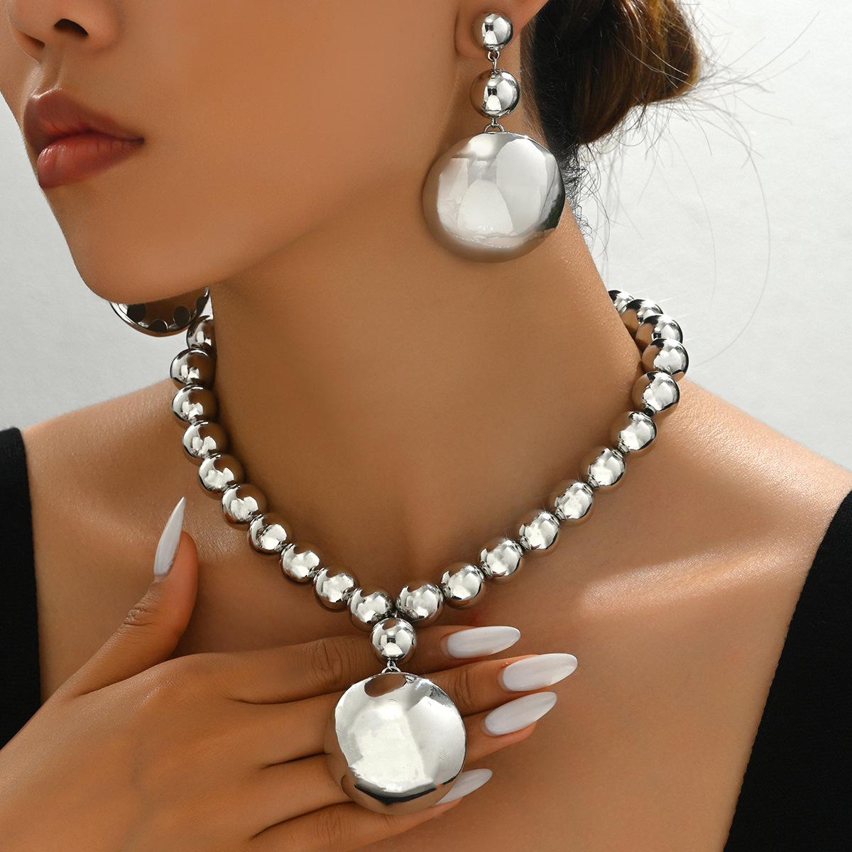 

Модный женский комплект ювелирных изделий, персонализированное ожерелье из металлических бусин, серьги-подвески премиум-класса