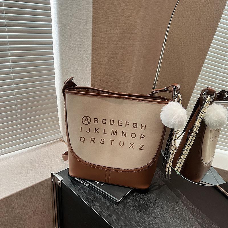 

Нова сумка жіноча 2024 популярна сумка-відро осінь і зима великої ємності сумка через плече популярна цього року