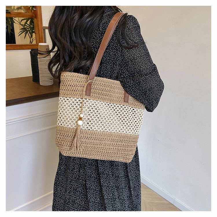 Handwoven Straw Tote Bag for Women Summer Beach Vacation Style Picnic Handbag CLE