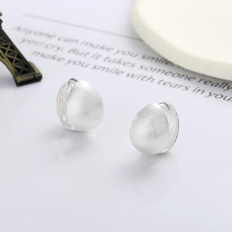 

YunchaoxuanS925Silver Fashion Простой Европейский и Американский стиль Стиль Матовый Матовый Овальный Дизайн Стиль Серьги Ухо