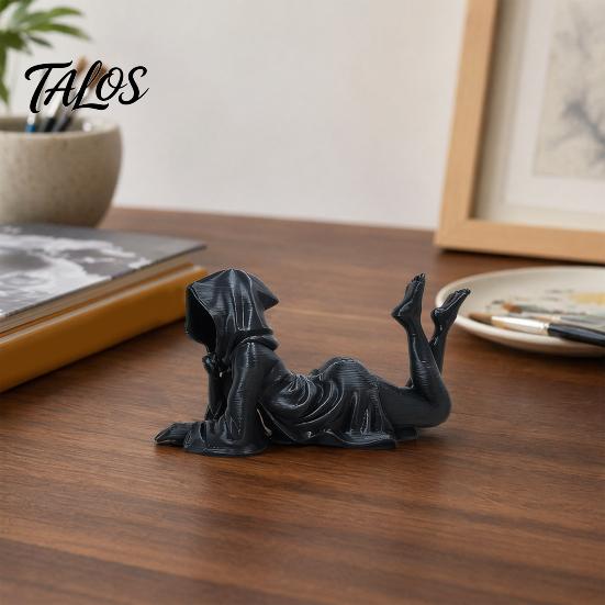 Figurina Decorativa da Esposizione, Figura di Dama con Cappuccio Sdraiata, Falciatore, Scultura Dark Fantasy Gotica Stampata in 3D, Elegante Ornamento da Scrivania, Donna con Veste Nera