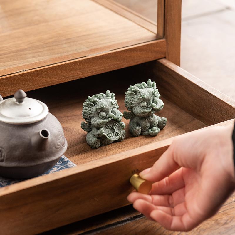 Green Sandstone Lion Beast Tea Pet Yixing Can Be Used To Raise Tea and Play with Ornaments Cute Tea Set Accessories Holiday Gift