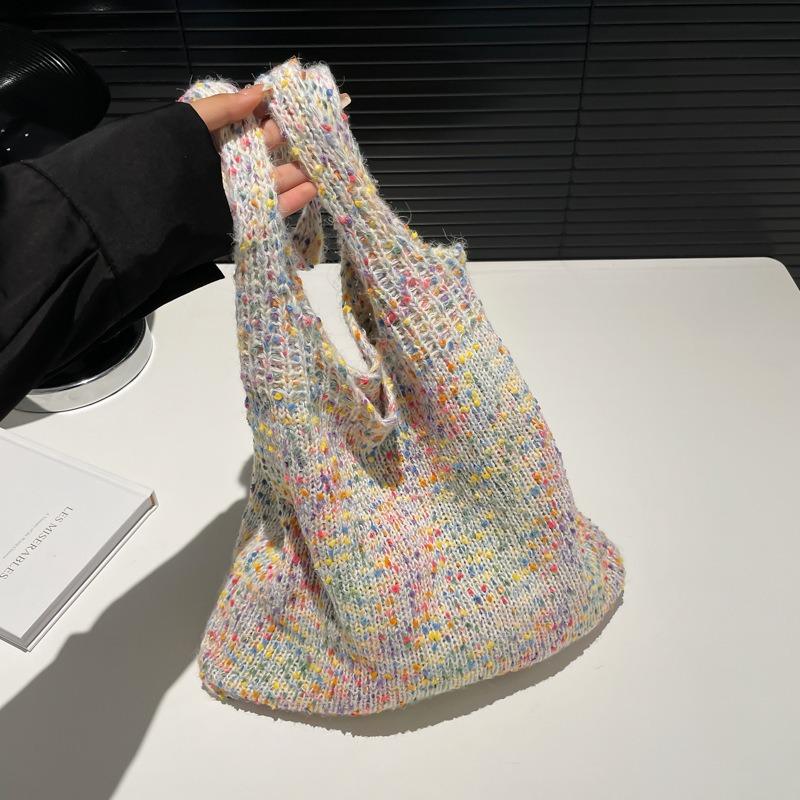Gradual change of color retro cute knitted handbag women's shoulder bag woven clip wool autumn and winter new