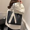 Urban Chic Tote Bag For Women With Polyester Lining Large Capacity Magnetic Closure