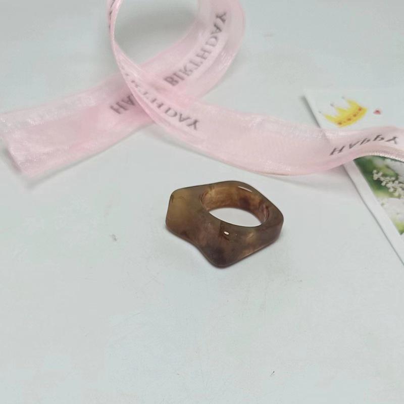 Sada prstenů z pryskyřice a acetátu v mixu barev, kulatý a čtvercový, pro ženy