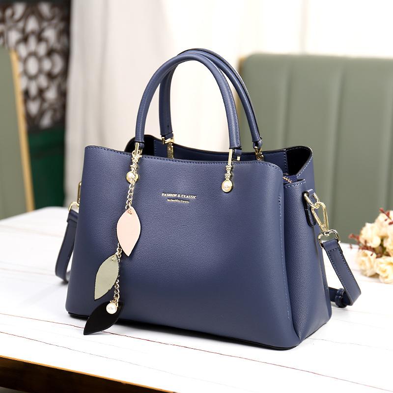 Women's Bag 2024 Summer New Fashion Light Luxury Single Shoulder Crossbody Mom's Handbag Soft Leather Women's Bag Commuting High-End Feel