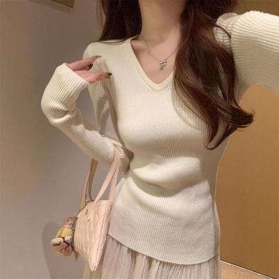 Slim-fit V-neck Bottoming Shirt for Women's Early Autumn Pure Desire with Chic Sweater Long-sleeved Knitted Top