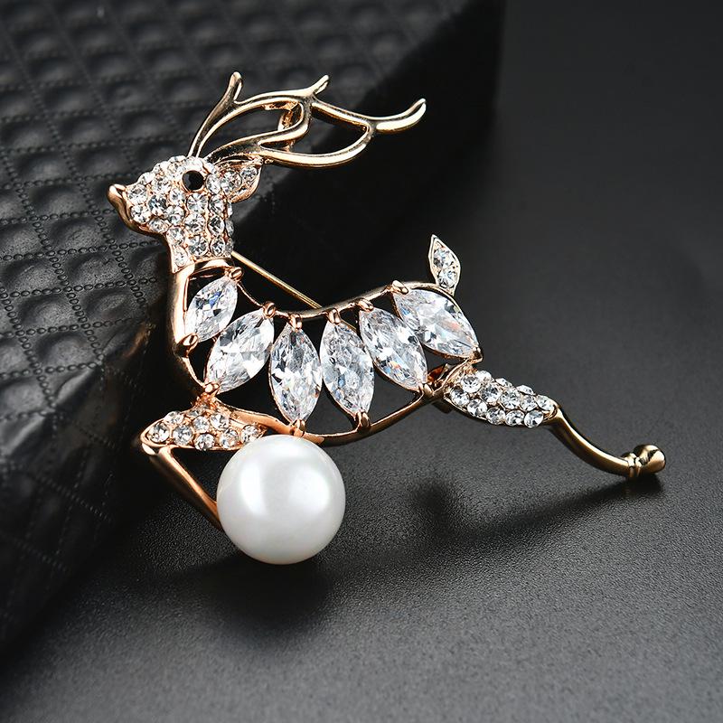Women Girls Fashion Jewellery Refined Brooches Elk Modelling Rhinestone Trim Dress Hat Breastpin for Xmas Gift