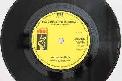 7 inç Plak SOUL CHILDREN - Love Makes It Right STXS2006 Stax 1974 İngiltere Soul/Funk Kullanılmış