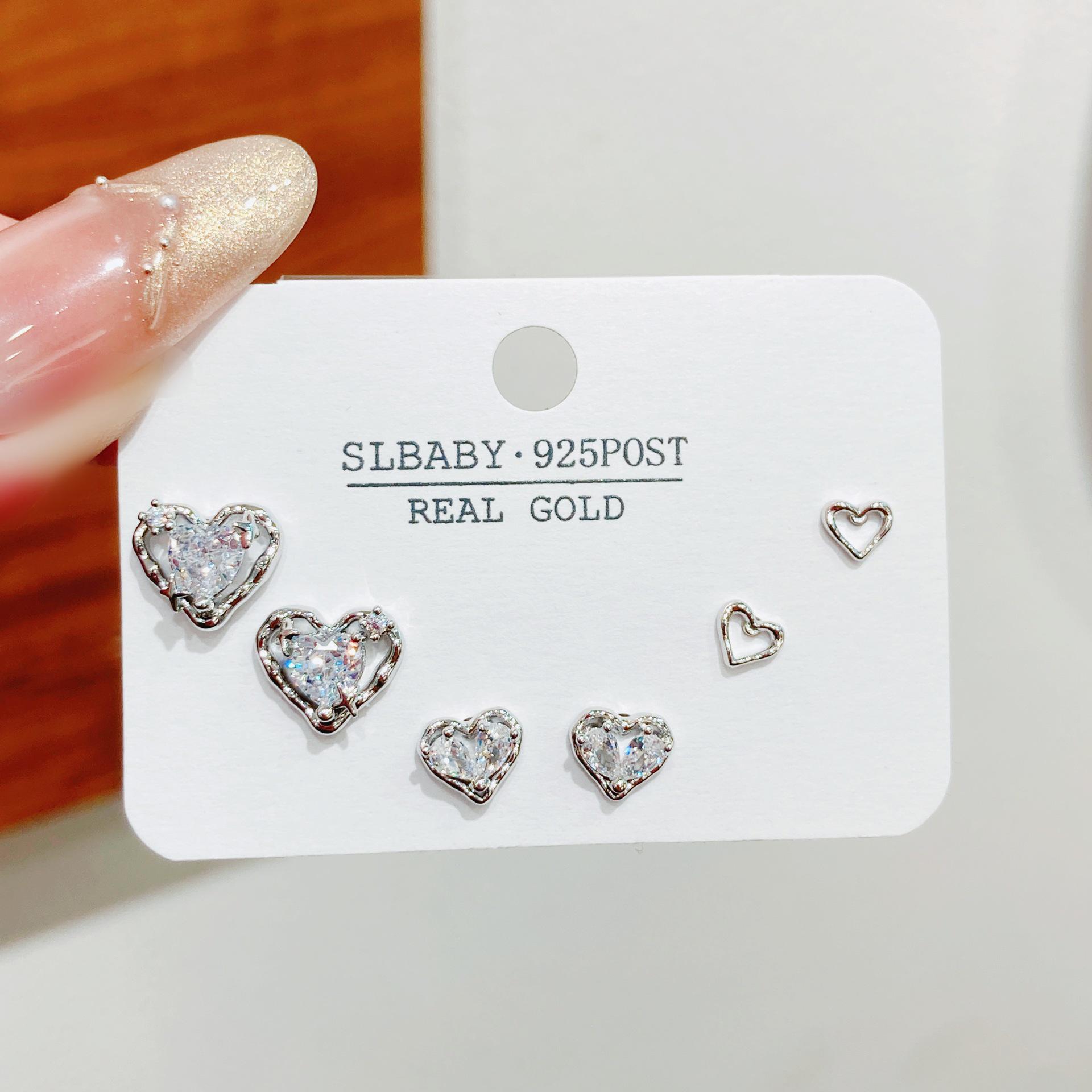 

Корейские серьги-пусеты S925 с цирконом в форме сердца - Милые и изысканные женские аксессуары