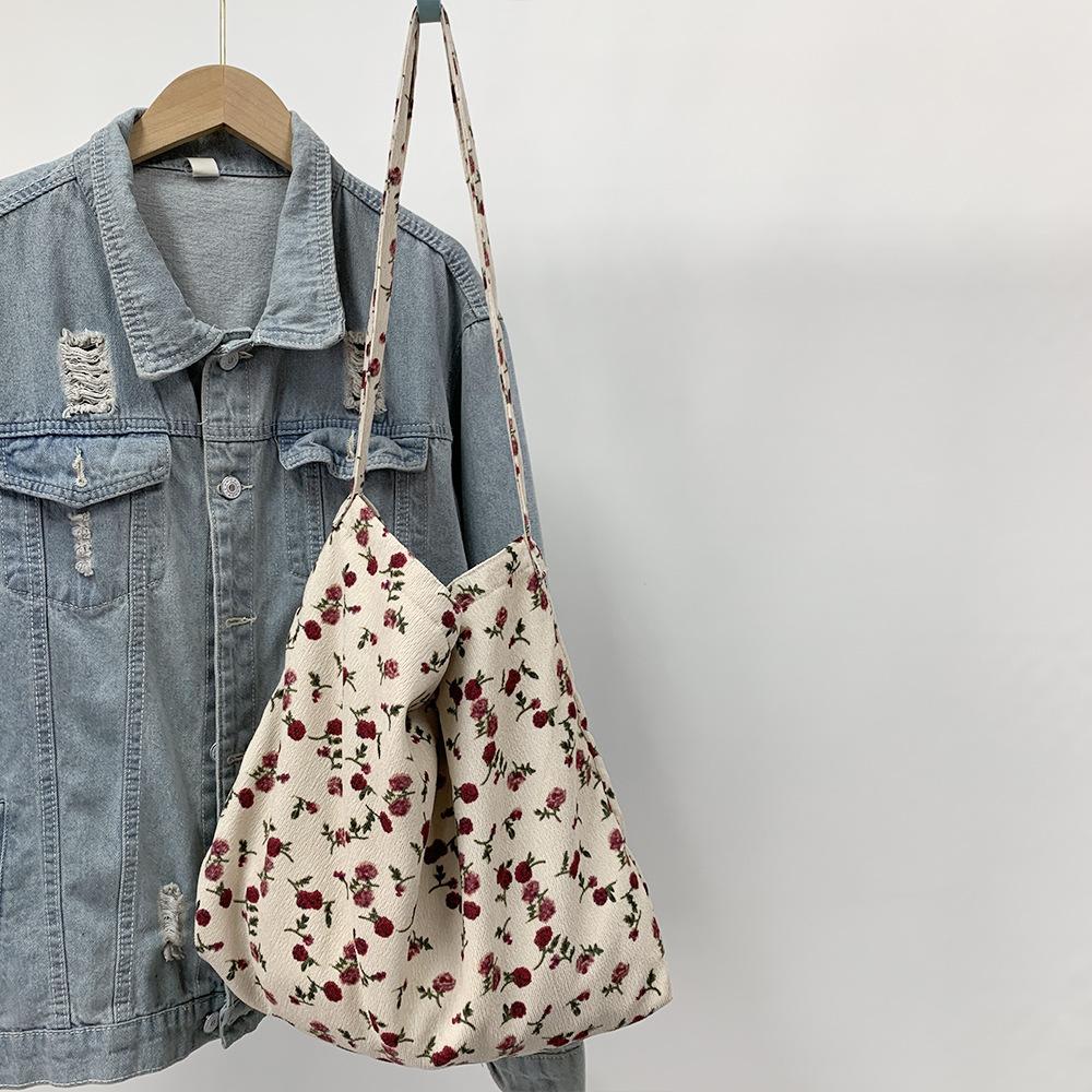 A Crossbody Bag with A Zipper and A Large-capacity Single-shoulder Shopping Bag