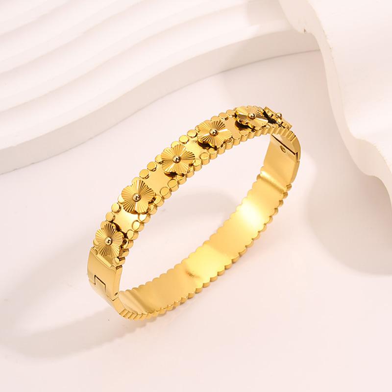 Camellia opening gold wide version women's fashion European and American versatile non-fading electroplated titanium steel gold