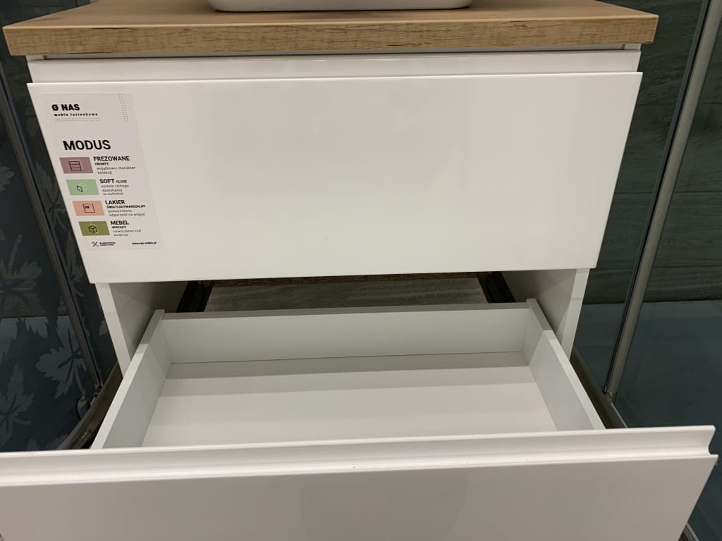 Szafka łazienkowa 60x50 cm wisząca biały połysk z blatem Modus