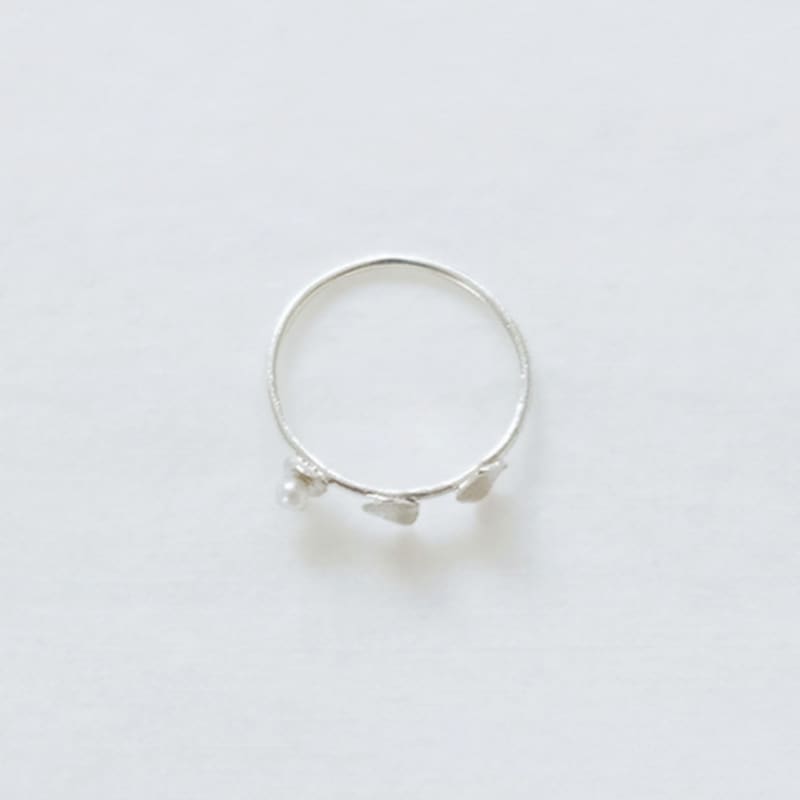 Pinaf Pearl Leafs Ring