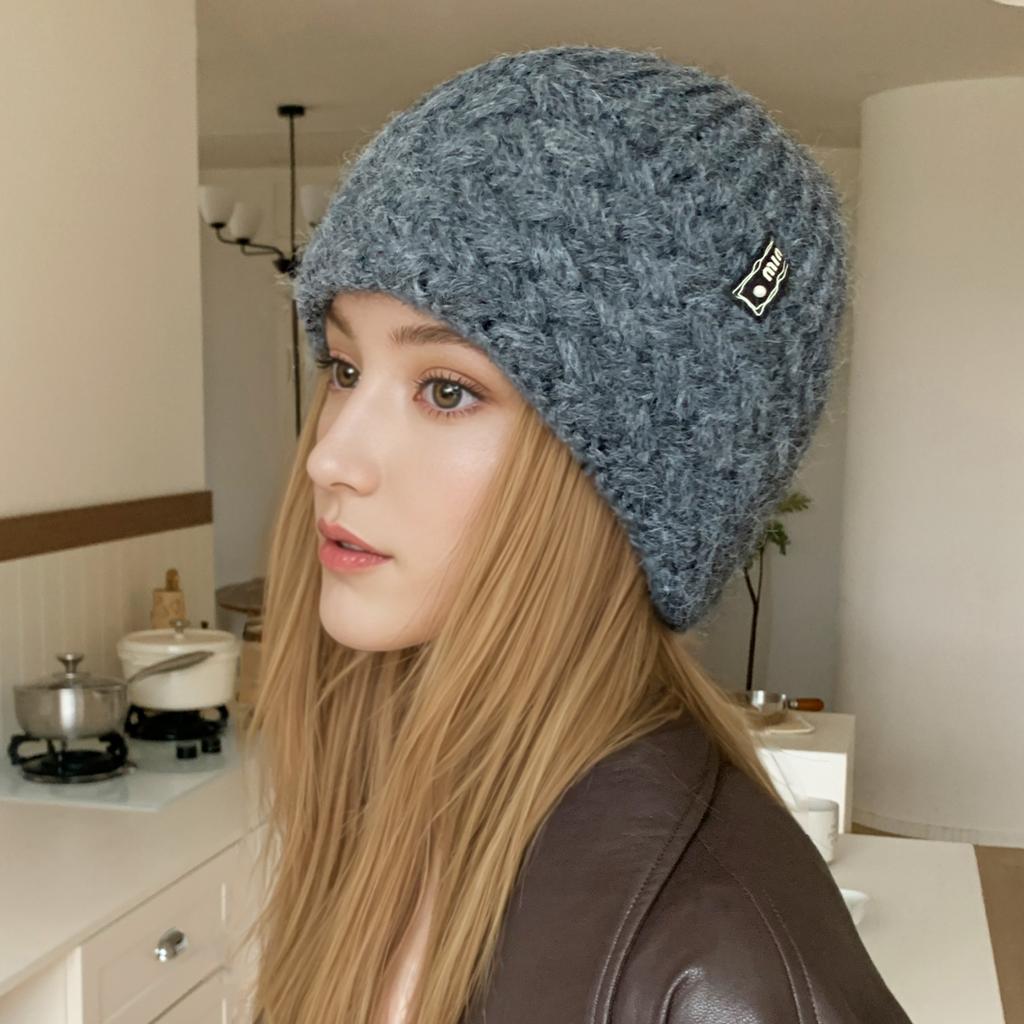 Nová dámská plyšová teplá čepice z umělé kožešiny, trendy pletená čepice, módní dámská elegantní zimní čepice