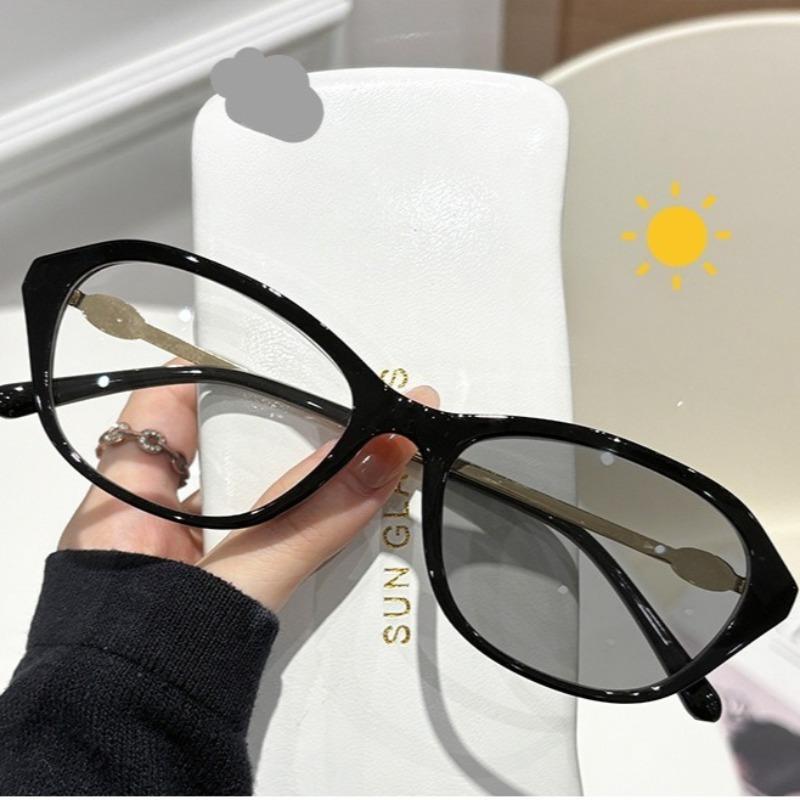 Y2K Photochromic Myopia Glasses Cat Eye Oval Frame Glasses Lenses That Can Change Color Under Sunlight Neutral Myopia Glasses