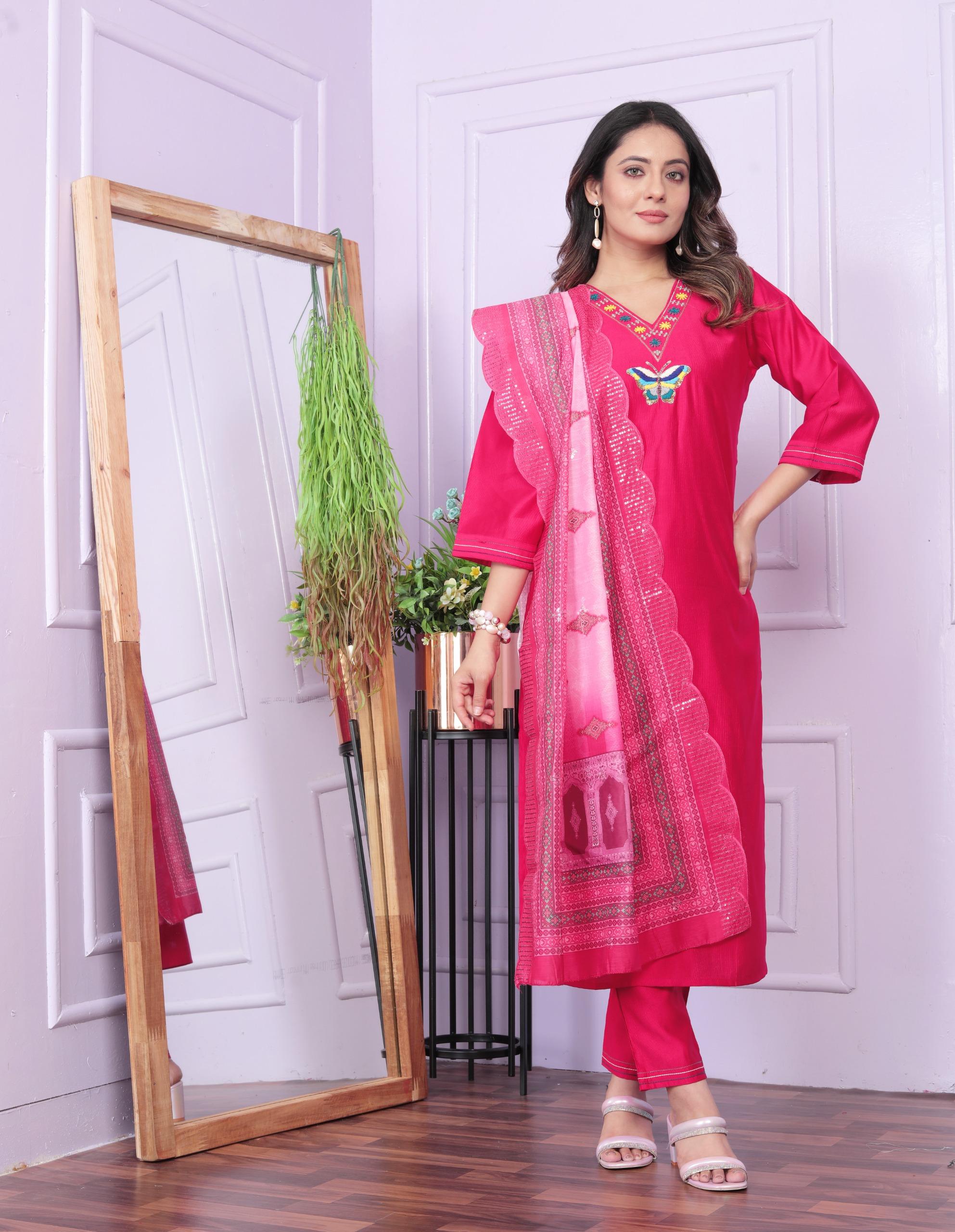 

Дизайнерская праздничная одежда для девочек Комплект Kurta с Dupatta