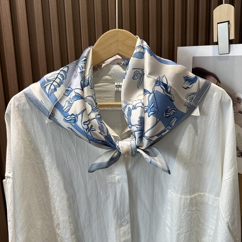 Elegant temperament blue flower silk silk scarf women's autumn and winter neck protection warm small scarf 111 mulberry silk square scarf