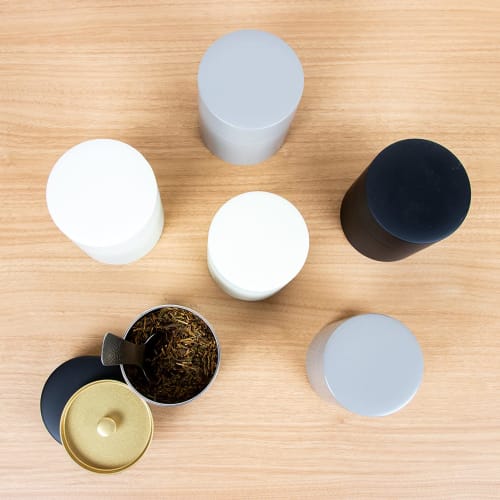 Nichi Nichi Dougu Tea Caddy, Lacquered Flat Can, 200g, Steel, Made in Japan, Eggshell White