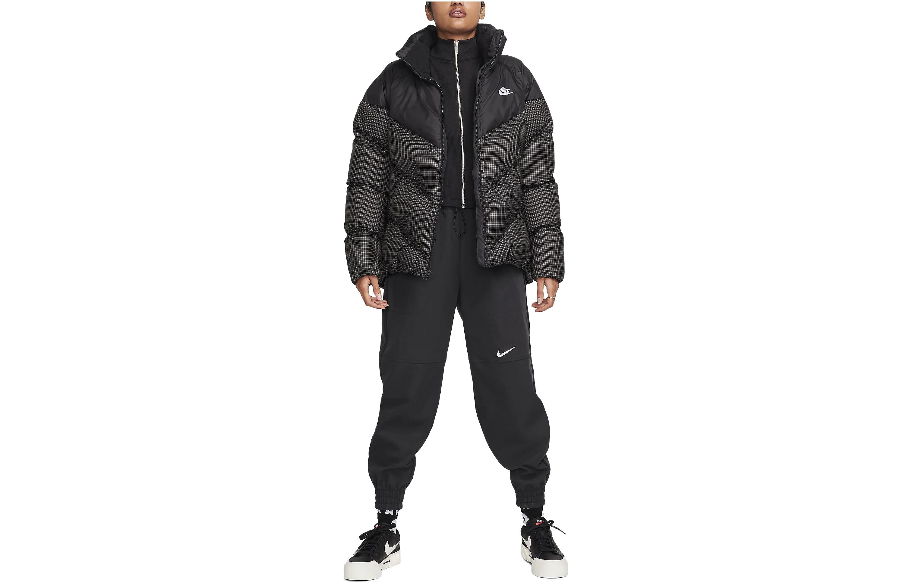 

Nike Jackets & Coats Women s Black FB8788-010 L