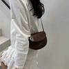 Saddle bag women's new shoulder strap shoulder armpit bag retro style simple design messenger bag handbag