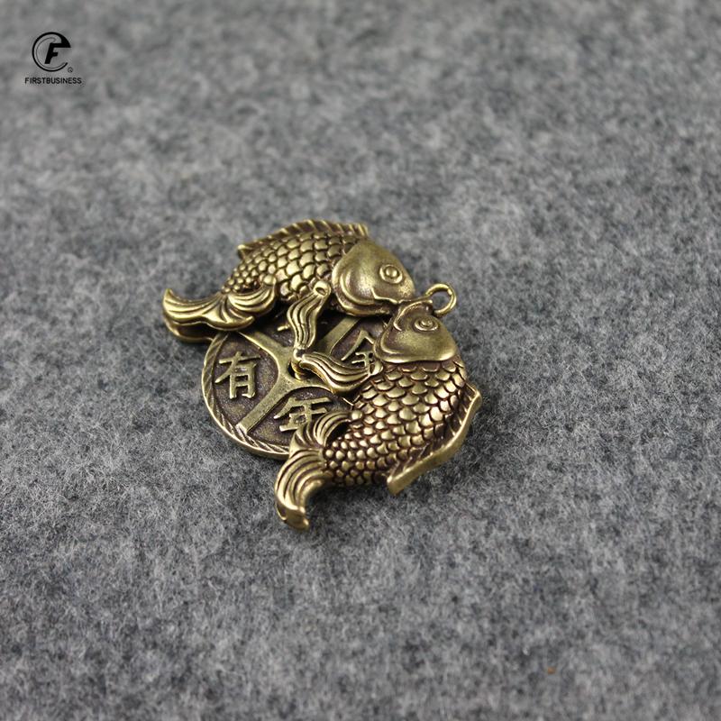 Copper Ancient Chinese Rotate the Wheel Double Carp Figurines Car Keychains Pendants Home Decorations Handmade Animal Fish Craft