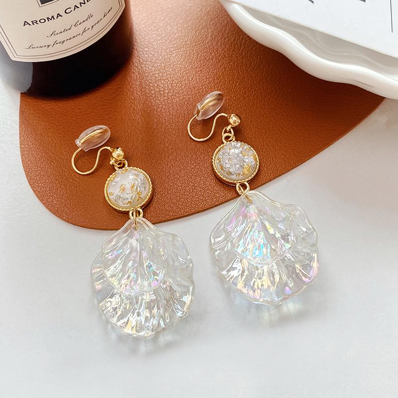 Minimalist Seashell Clip-On Earrings: French Retro Design, No Piercing Needed
