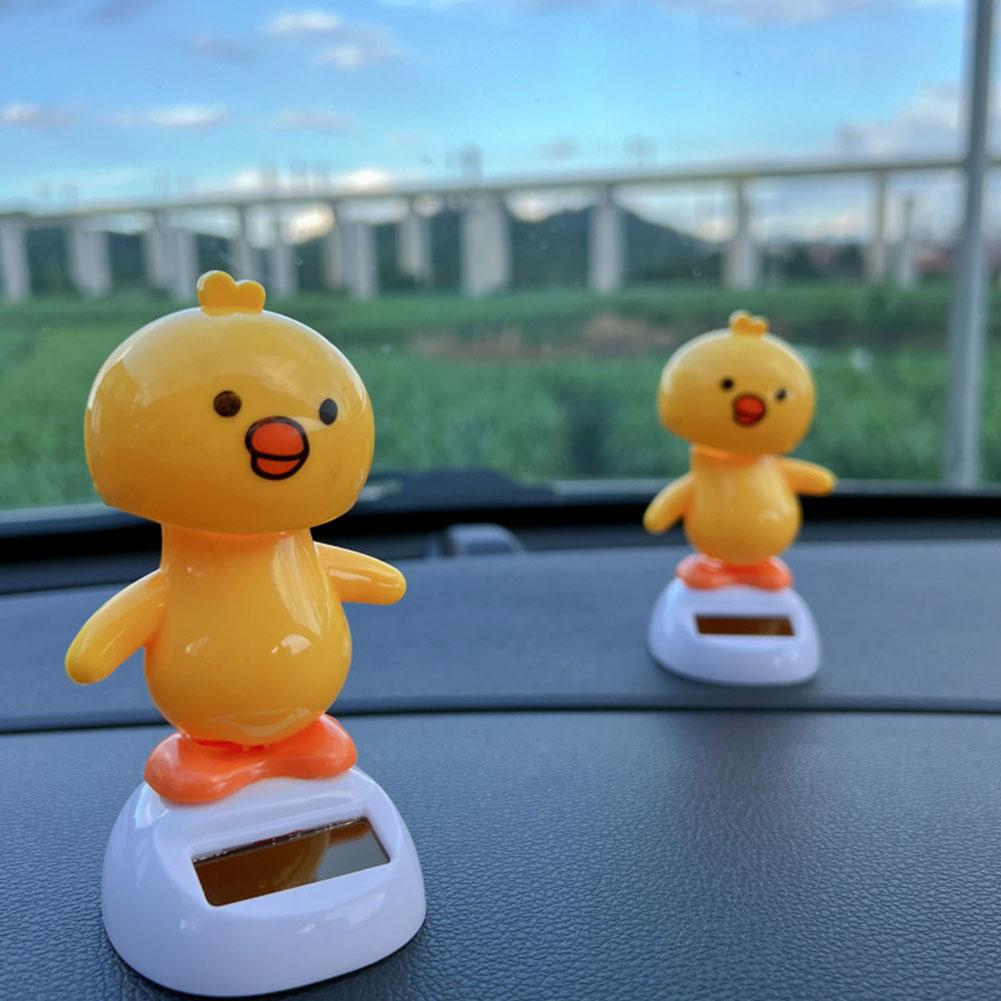 Solar Powered Swinging Chicken Car Dashboard Decoration Creative Cartoon Accessories Gift Interior Doll Car Q8E0