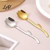 Vaisselle Romantique Forme Tulipe Cuillère en Acier Inoxydable Long Manche Café Glace Décorative Cuillère de Service Dessert avec Crochet Suspendu Cuisine