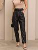 Calça de couro preta ISSA Plus com cinto