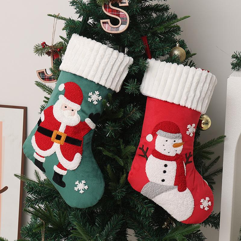 Dropshipping BEI Personalized Embroidered Christmas Socks Santa Snowman Knitted Socks Decorations Novelty Gifts