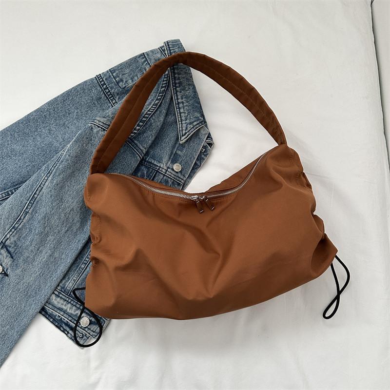 Stylish Black Casual Tote Bag For Women Simple Design Versatile Crossbody Purse