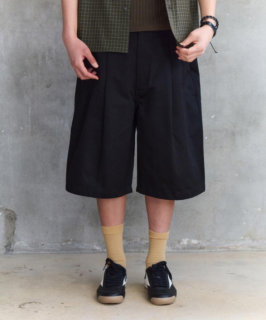 Piali One-Tuck Chino Wide Half Pants (Black)