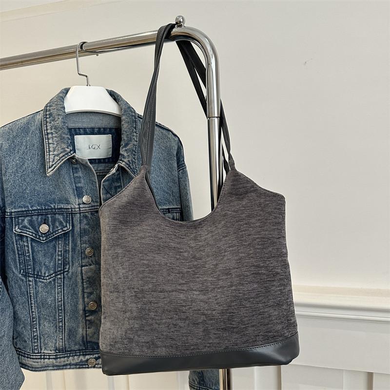 Chic Retro Tote Bag With Unique Personality For Women Available In Black And Gray серый