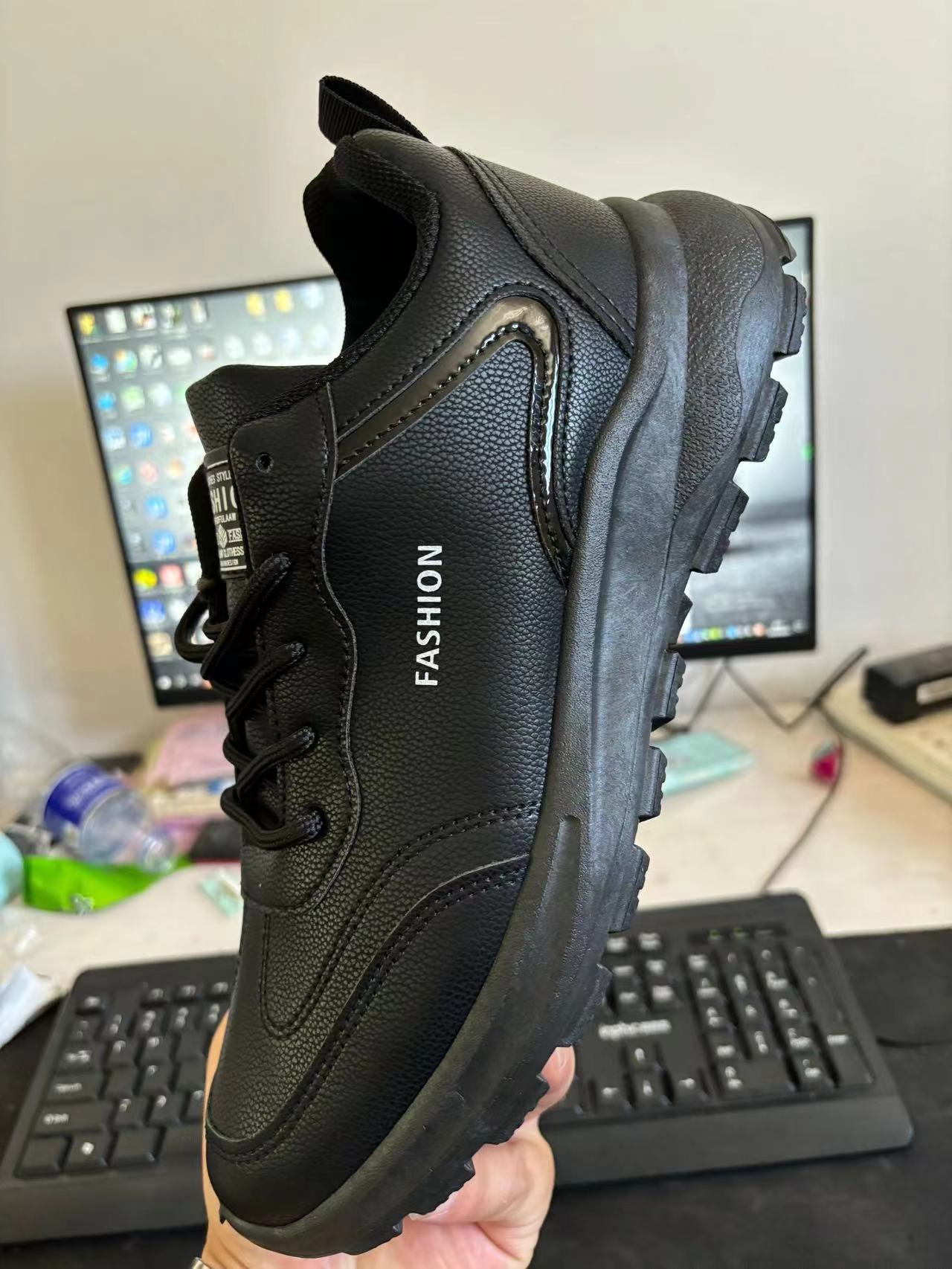 

Весна 2025 года, мужская повседневная кожаная обувь, мужская обувь, мягкая кожа, мягкая поверхность, дышащая, повседневная обувь, спортивная обувь, мягкая подошва, нескользящая и износостойкая 39 чёрный