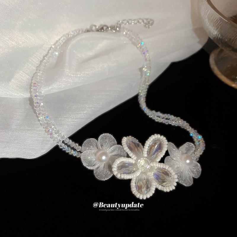 Stainless steel crystal beaded flower necklace elegant niche temperament versatile collarbone chain light luxury high-end sense necklace jewelry women