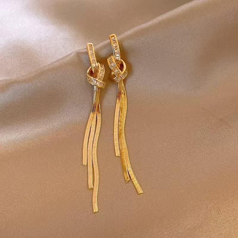 Silver needle same gold earrings women's light luxury high-end temperament pearl stud earrings retro new earrings