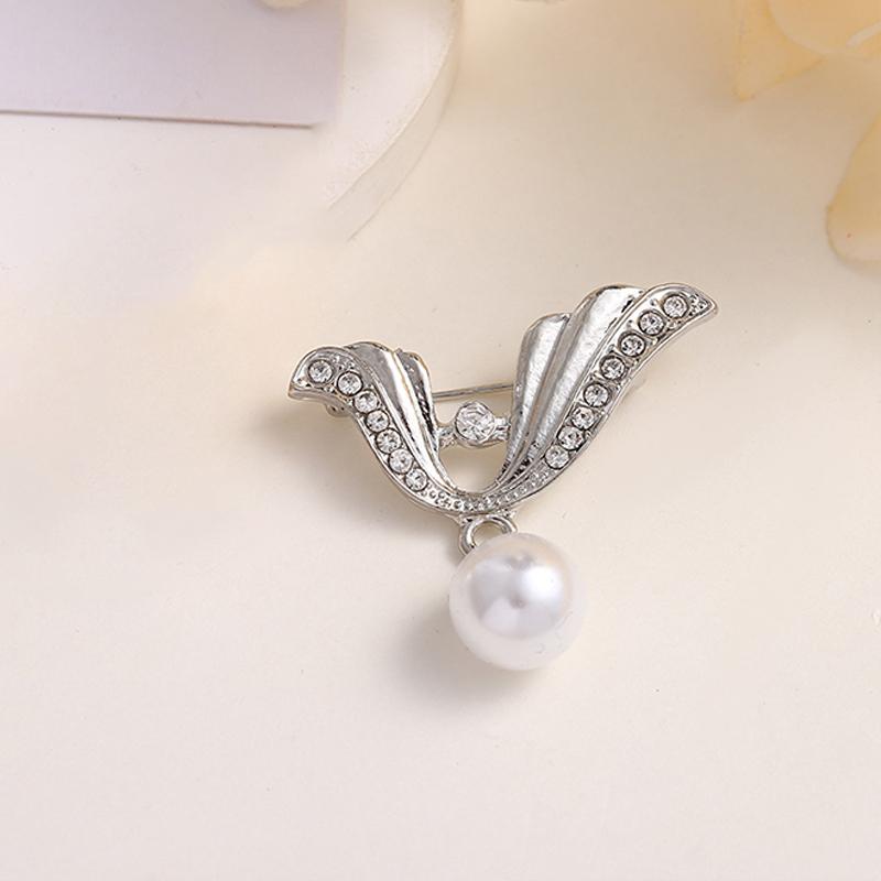 French Pearl Anti-Exposure Blazer Insert Accessory Single Pin Brooch Mourning Brooch