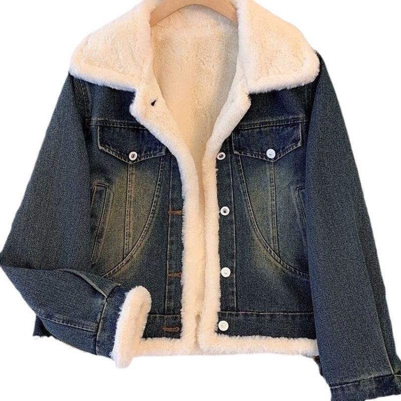 Denim fleece thickened jacket women's new winter models are popular today, small women's short fur integrated