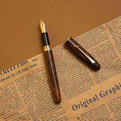 Holz Füllfederhalter Geschenkset mit Kalligraphie Übung & Logo Gravur, Enthält Modell Neu Stift.
