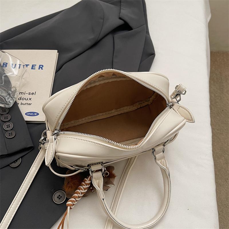 Fashionable Compact Square Handbag for Women Simple Shoulder Bag Crossbody Ideal for Commuting And Casual Use