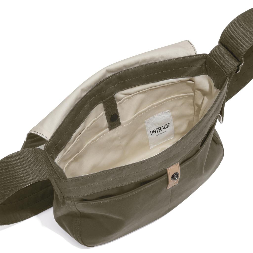 UNTRACK Newspaper Navy Bag, 6L, Men's, No. 60401,