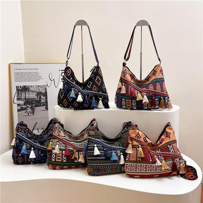 Style Ladies Shoulder Bag With Fringes And Chain For Casual Day Use