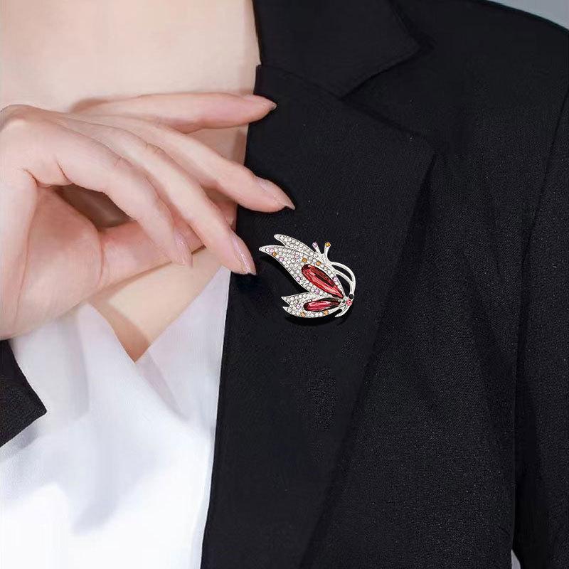 Fashion Diamond Full Diamond Crystal Butterfly Brooch Alloy Women'S Pin Clothing Accessories
