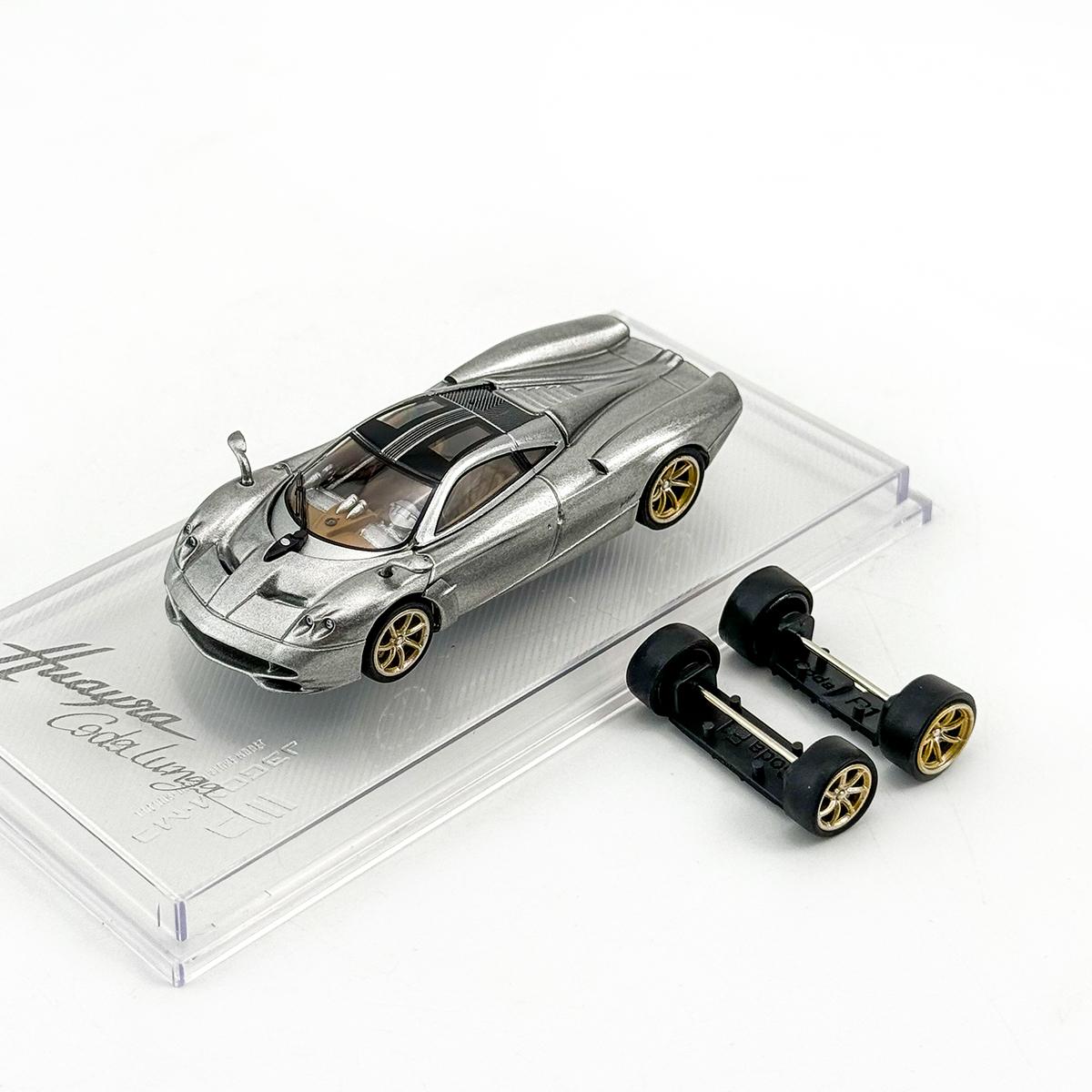 

CM Model 1:64 Pagani Huayra Codalunga Silver Alloy Car model белый