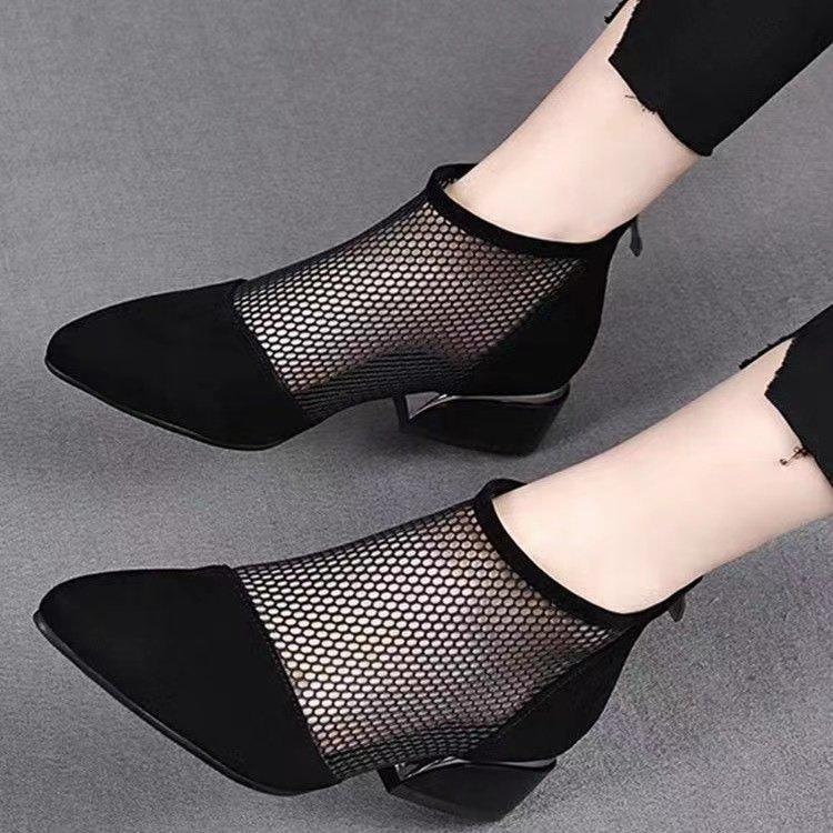 

Сетчатые женские полые женские сандалии 2025 весна и лето новинка острый носок темперамент матовая кожа толстый каблук сетка прохладные ботинки 40
