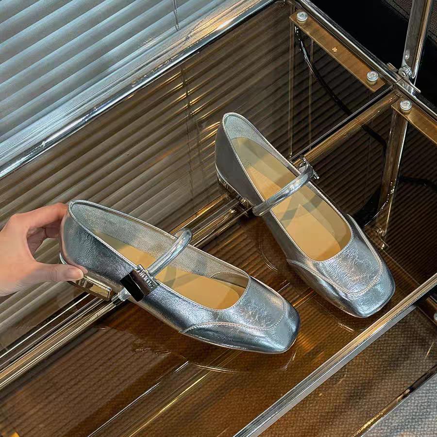 Fashion Women's Mary Jane Shoes Shiny Patent Leather Buckled Strap Comfortable Flat Fashion Casual Flats